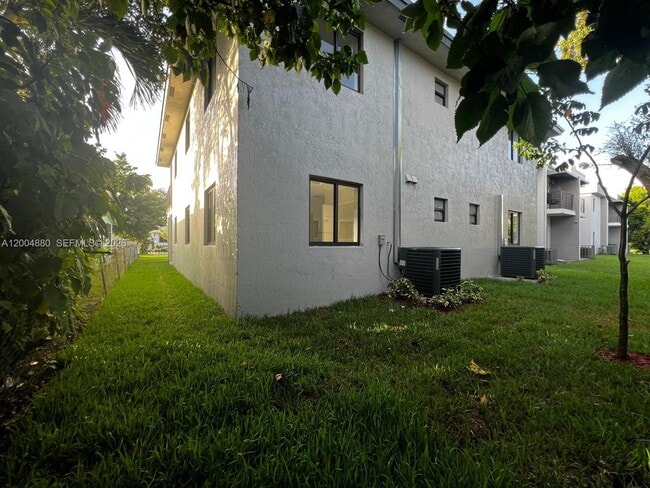 6980 NW 21st Ave in Miami, FL - Building Photo - Building Photo