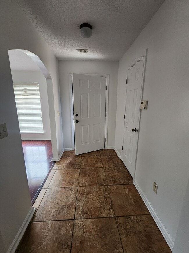 908 Primrose Ln in Hinesville, GA - Building Photo - Building Photo