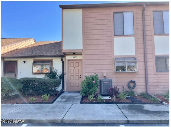 165 White Fawn Dr in Daytona Beach, FL - Foto de edificio - Building Photo