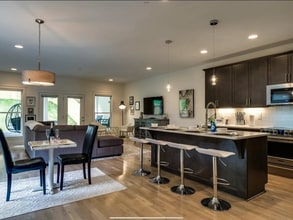 525 Wedgewood Ave in Nashville, TN - Building Photo - Building Photo