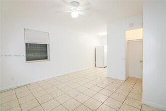 1727 Fletcher St in Hollywood, FL - Building Photo - Building Photo