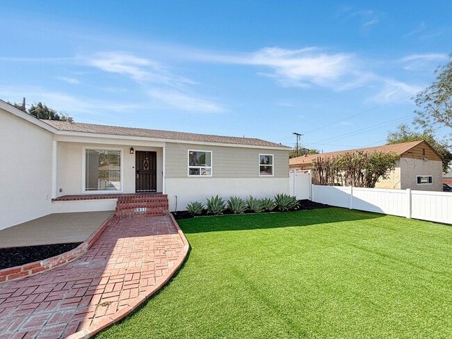5911 Lake Murray Blvd in La Mesa, CA - Building Photo - Building Photo