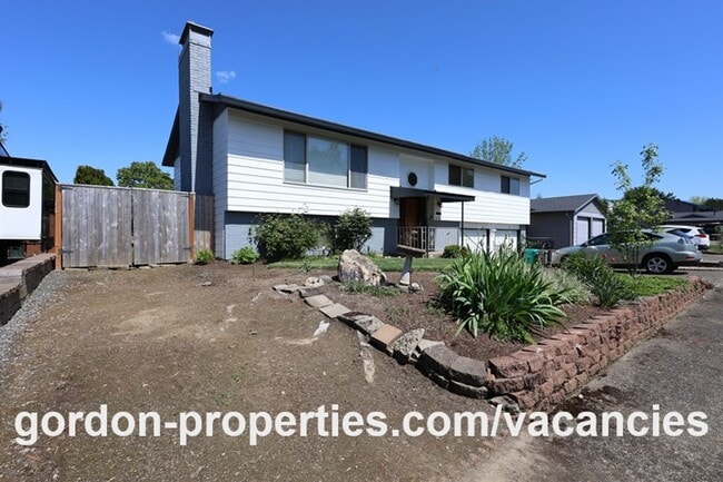 2793 NE 22nd Ct in Gresham, OR - Building Photo - Building Photo