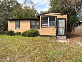 5326 Mays Dr in Jacksonville, FL - Building Photo