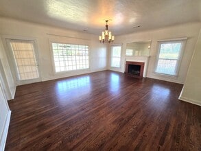 16811 Ave 288 in Farmersville, CA - Building Photo - Building Photo