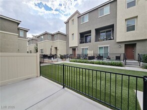 2843 Kona Blue Ln in Las Vegas, NV - Building Photo - Building Photo