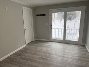 176 Court St, Unit 7 in Plymouth, MA - Foto de edificio - Building Photo