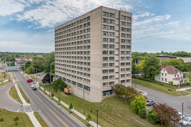 Henry E. Wrobel Towers in Niagara Falls, NY - Building Photo - Primary Photo