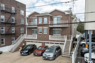 11-17 W Washington Pl in Palisades Park, NJ - Building Photo