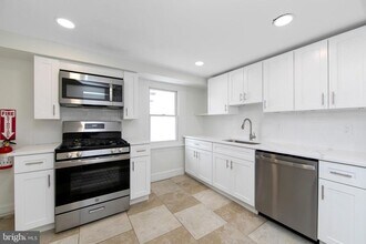 201 Chester Ave in Moorestown, NJ - Building Photo - Building Photo