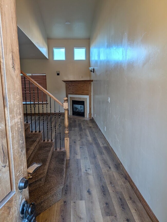 1900 W Pheasant Run Dr-Unit -Wang-J1 in Orem, UT - Building Photo - Building Photo