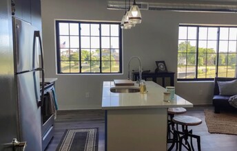 1800 W Bethune St-Unit -106 in Detroit, MI - Building Photo - Building Photo