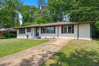 1824 Atherton Dr in Decatur, GA - Building Photo - Building Photo