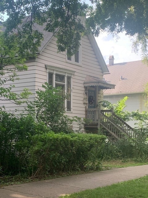 property at 2932 N Troy St