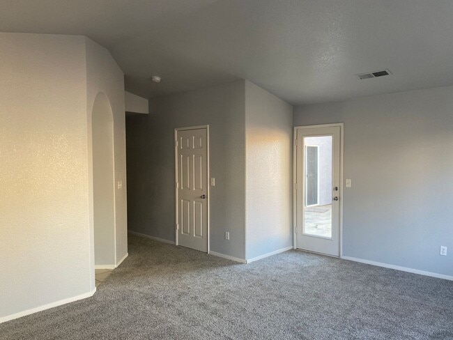740 Rhine Ct in Los Banos, CA - Building Photo - Building Photo