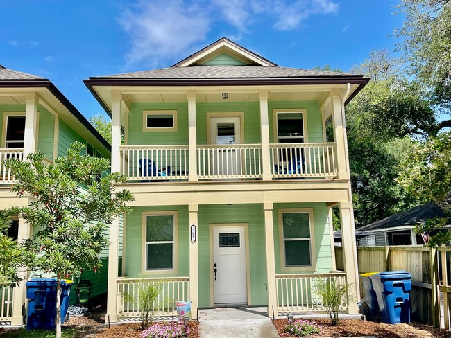 property at 708 S 6th St