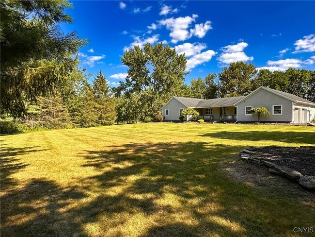 97 1/2 Sanger Ave in New Hartford, NY - Building Photo - Building Photo