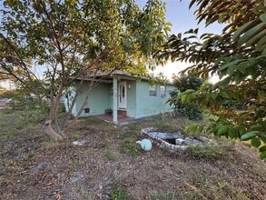 4990 80th St N in St. Petersburg, FL - Building Photo - Building Photo