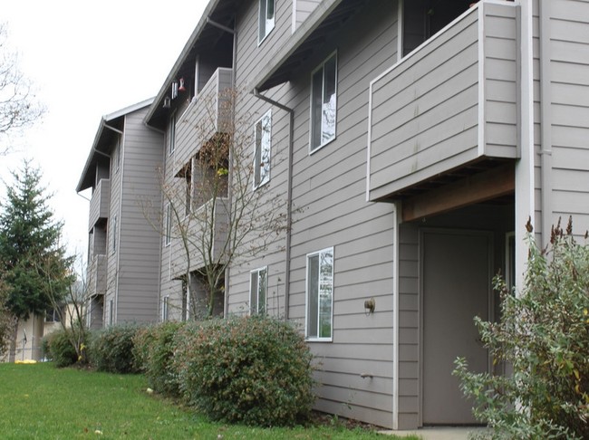 Kona Gardens Apartments in Milwaukie, OR - Foto de edificio - Building Photo