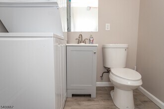 74 E Shore Rd in Jefferson, NJ - Building Photo - Building Photo