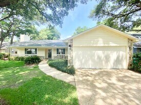 1210 Whitewood Way in Niceville, FL - Building Photo