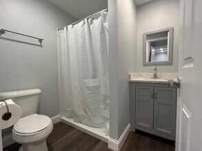 79 Montvale Ave in Woburn, MA - Foto de edificio - Building Photo