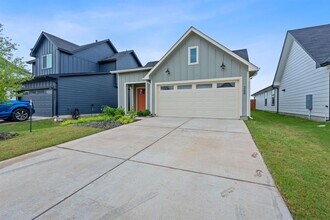 269 Frogmore Lp in Uhland, TX - Building Photo - Building Photo