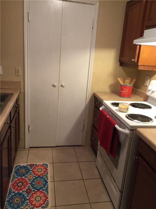 1716 Crest Grove Dr photo'