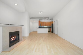 909 W Washington Blvd in Chicago, IL - Building Photo - Building Photo