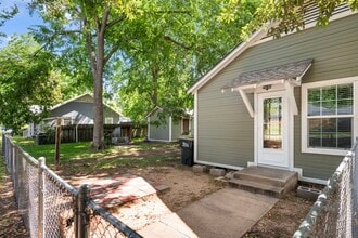 1036 Jackson St in Columbus, TX - Building Photo - Building Photo