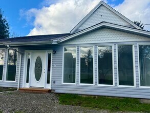 16702 SE 1st St in Vancouver, WA - Building Photo - Building Photo