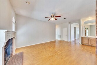 10505 Walpole Ln in Austin, TX - Building Photo - Building Photo