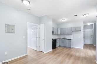 68 Garside St in Newark, NJ - Building Photo - Building Photo