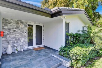 806 NE 92nd St in Miami Shores, FL - Building Photo - Building Photo