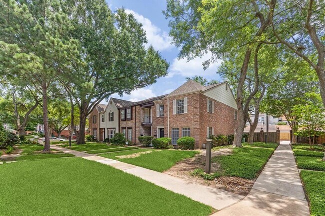 1107 Country Pl Dr in Houston, TX - Building Photo - Building Photo