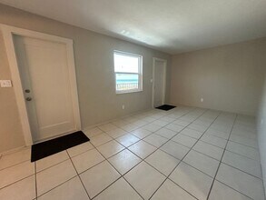 1740 Ocean Shore Blvd in Ormond Beach, FL - Building Photo - Building Photo