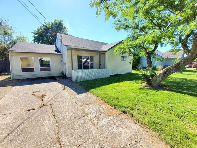 property at 2005 Main St SE