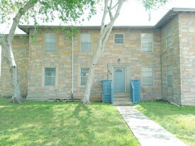 829 Indiana Ave in Corpus Christi, TX - Building Photo