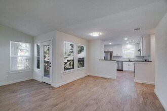 12910 Covington Trail in Austin, TX - Building Photo - Building Photo