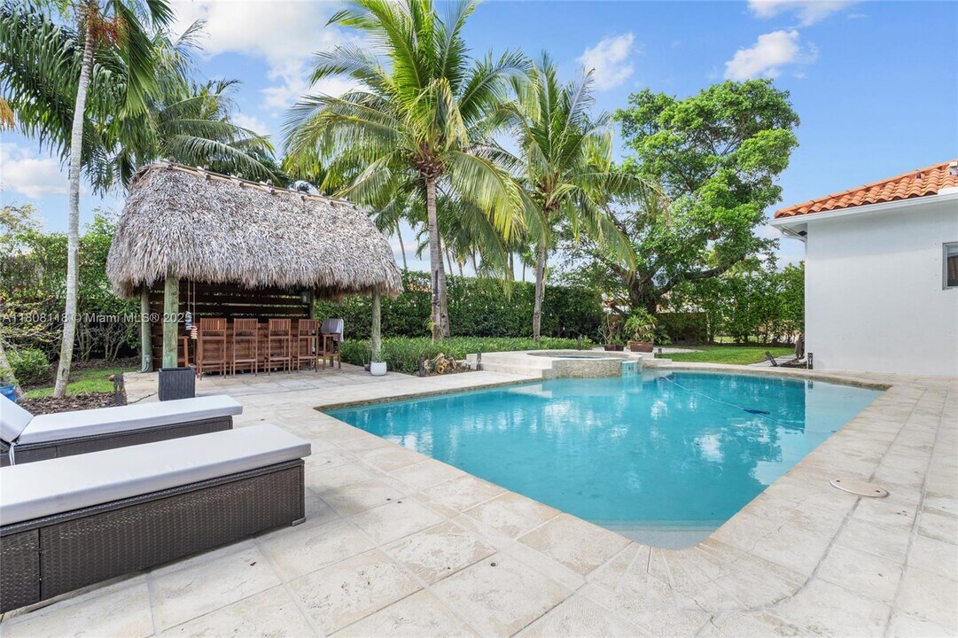 7302 SW 122 Ct in Miami, FL - Building Photo