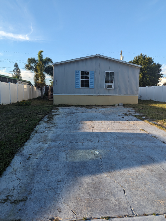 4315 Morlock Ln in Holiday, FL - Building Photo