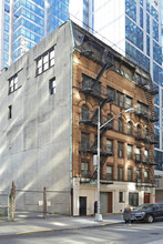 232 E 40th St in New York, NY - Building Photo - Building Photo