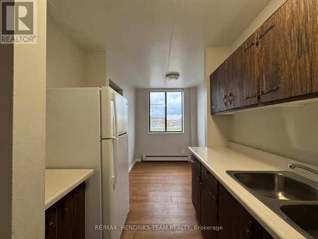 80 Rockwood Ave in St Catharines, ON - Building Photo - Building Photo