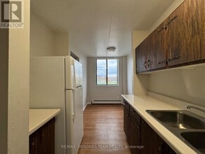 80 Rockwood Ave in St Catharines, ON - Building Photo - Building Photo