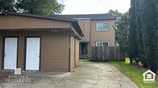 748 Laurel Ave in Sonoma, CA - Building Photo - Building Photo