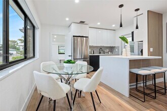 1201 N 16th Ave in Hollywood, FL - Building Photo - Building Photo