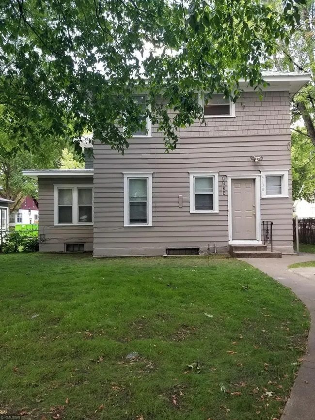 4136 Girard Ave N, Unit 4136 in Minneapolis, MN - Foto de edificio - Building Photo