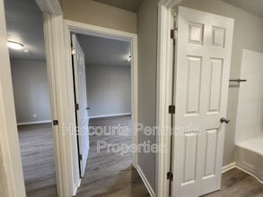 2831 NE Center St in Bremerton, WA - Building Photo - Building Photo