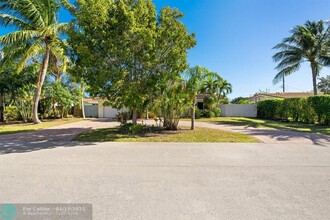 806 SE 9th Ave in Deerfield Beach, FL - Building Photo - Building Photo