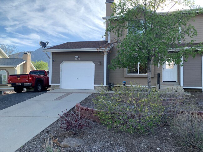 Townhome fully furnished 1-2 Bedrooms Options in Cottonwood Heights, UT - Foto de edificio - Building Photo